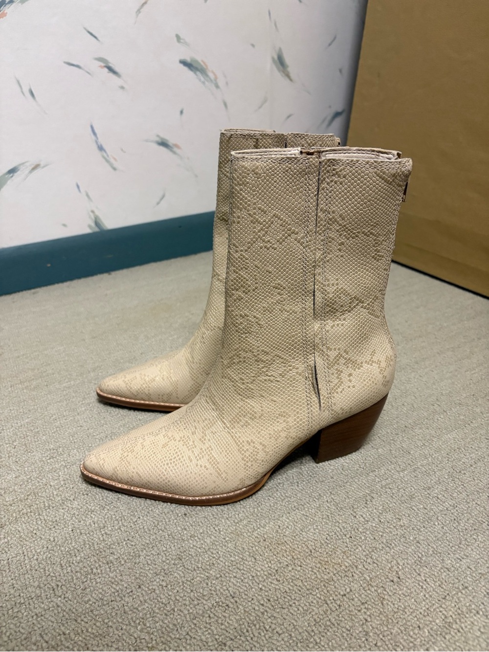 Matisse Cream Textured Pointed-Toe Ankle Boots